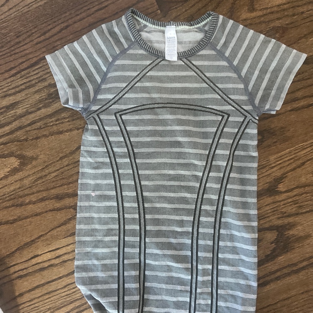 Ivivva shirt